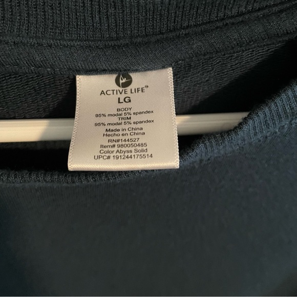 ⭐️4 for $10⭐️Faux Wrap Navy Athletic Shirt. - Picture 9 of 9